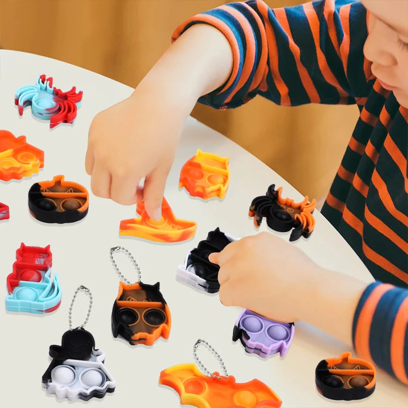 10/20/30Pcs Halloween Mini Pop Keychain Fidget Toys Pumpkin Spider Ornaments Kids Halloween Party Favors Supplies Adult Gifts