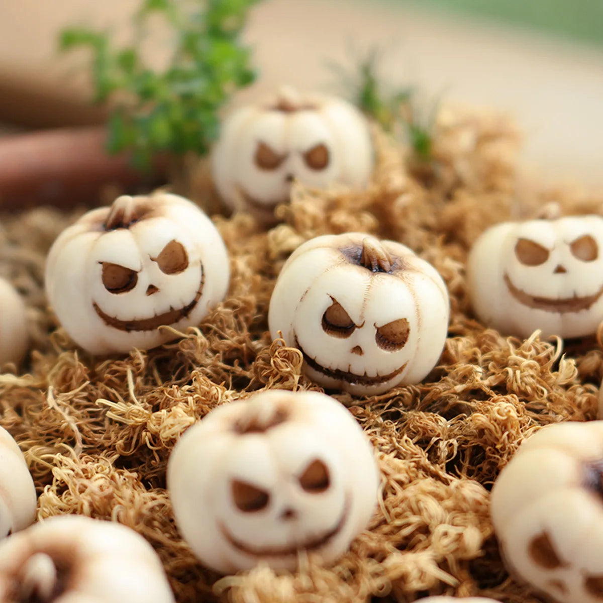 5/20 Pcs Resin Halloween Pumpkin Decorations - Reusable Creepy Mini Realistic Pumpkins Creative and Interesting Garden Ornaments