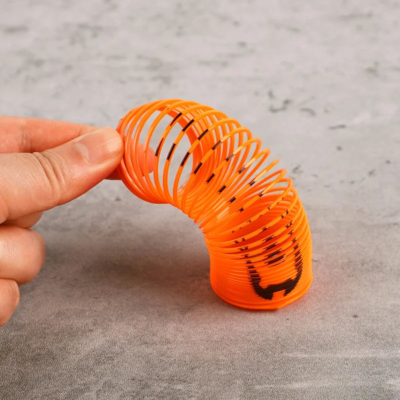 12/24pcs Halloween Theme Coil Springs Toys Kids Halloween Party Favors Trick or Treat Gifts Boy Girl Birthday Goodie Bag Fillers