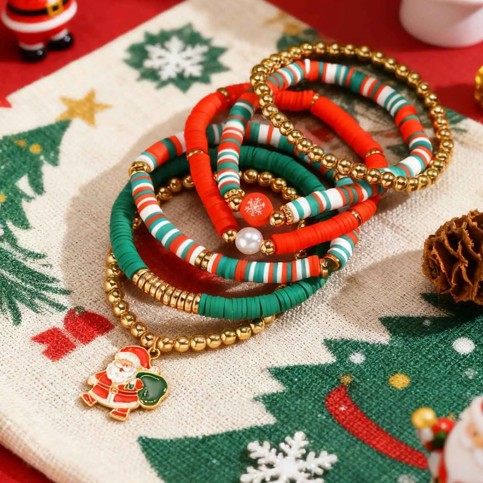 Set Christmas Elastic Beaded Bracelet for Women,Santa Claus Wreath Reindeer Xmas Tree Soft Clay Bracelets,Set Jewelry Gift