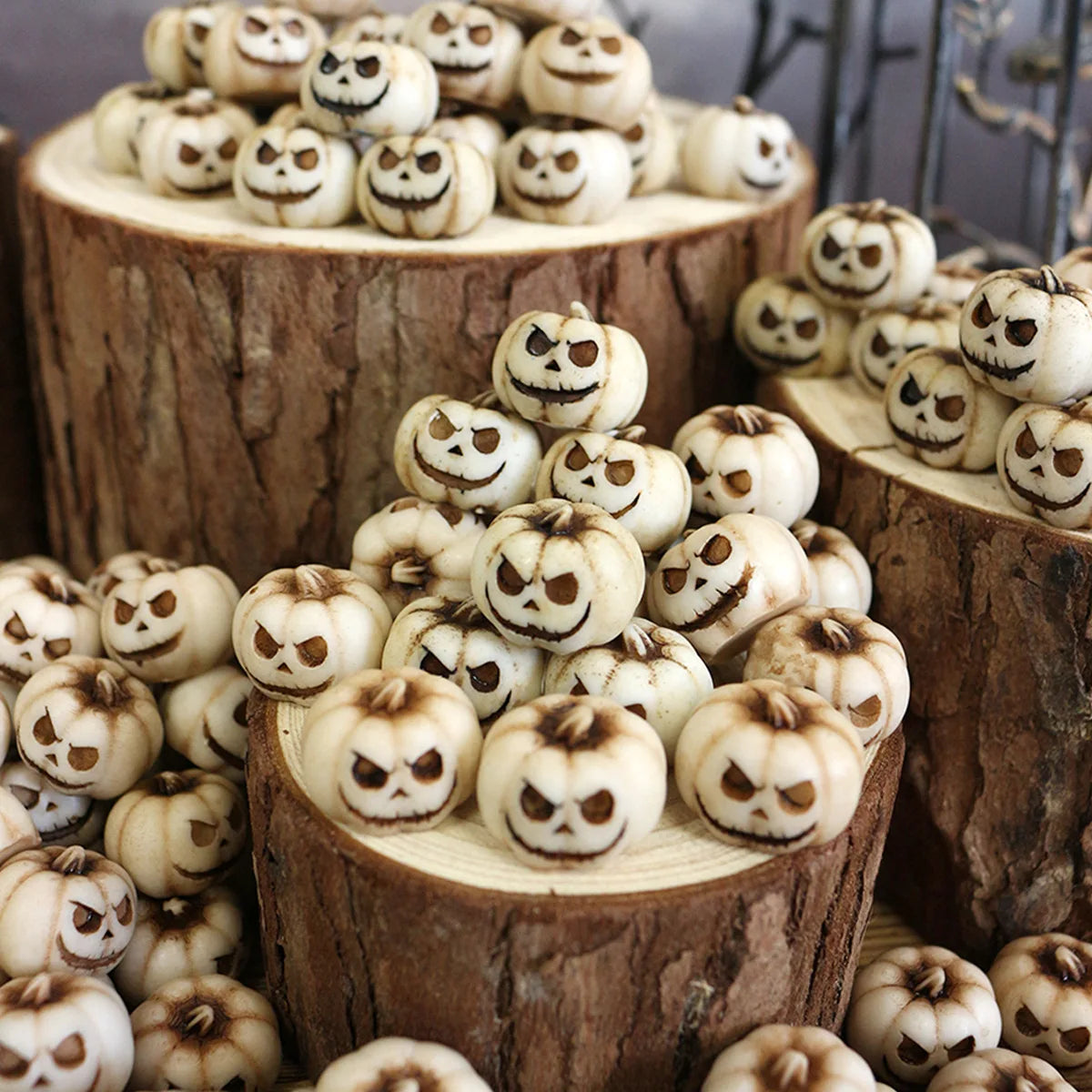 5/20 Pcs Resin Halloween Pumpkin Decorations - Reusable Creepy Mini Realistic Pumpkins Creative and Interesting Garden Ornaments