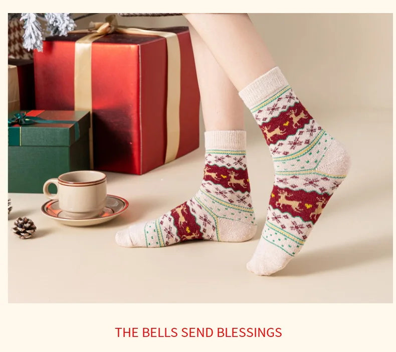 New Boxed Christmas Socks, New Autumn and Winter Women's Warm Wool Socks, Cute Medium Tube Elk Women's Socks