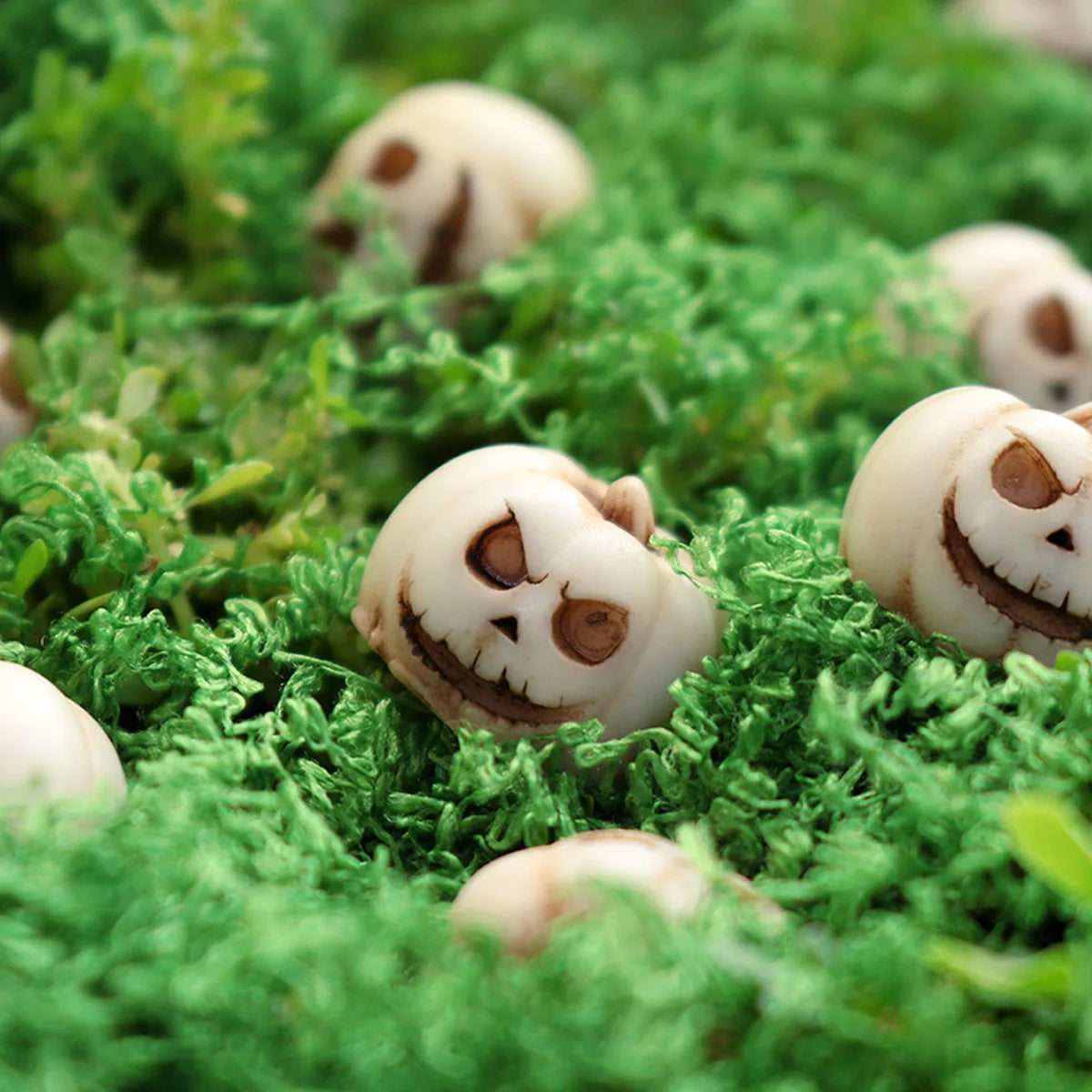 5/20 Pcs Resin Halloween Pumpkin Decorations - Reusable Creepy Mini Realistic Pumpkins Creative and Interesting Garden Ornaments