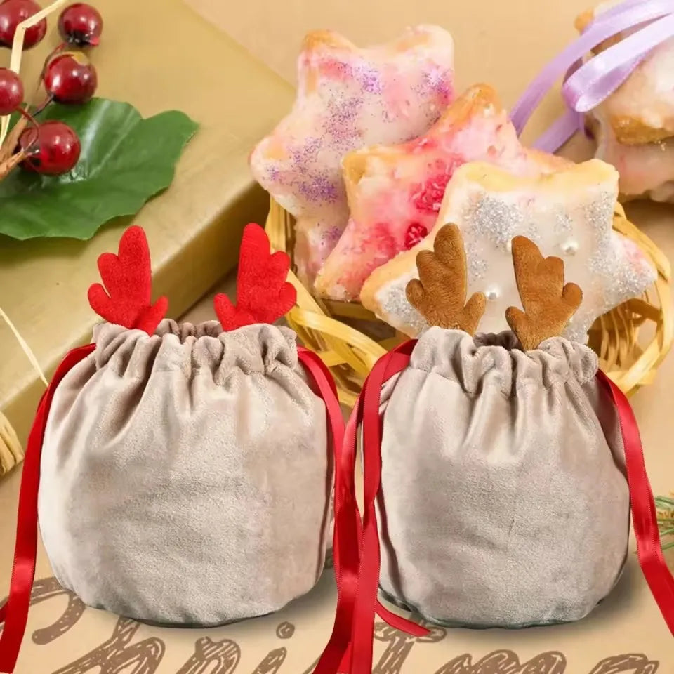5/10 Christmas Reindeer Drawstring Gift Bag, Reusable Velvet Santa Claus Candy Biscuit Gift Bag, Christmas Eve Party Gift Decor