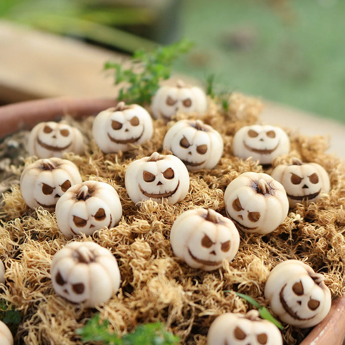 5/20 Pcs Resin Halloween Pumpkin Decorations - Reusable Creepy Mini Realistic Pumpkins Creative and Interesting Garden Ornaments