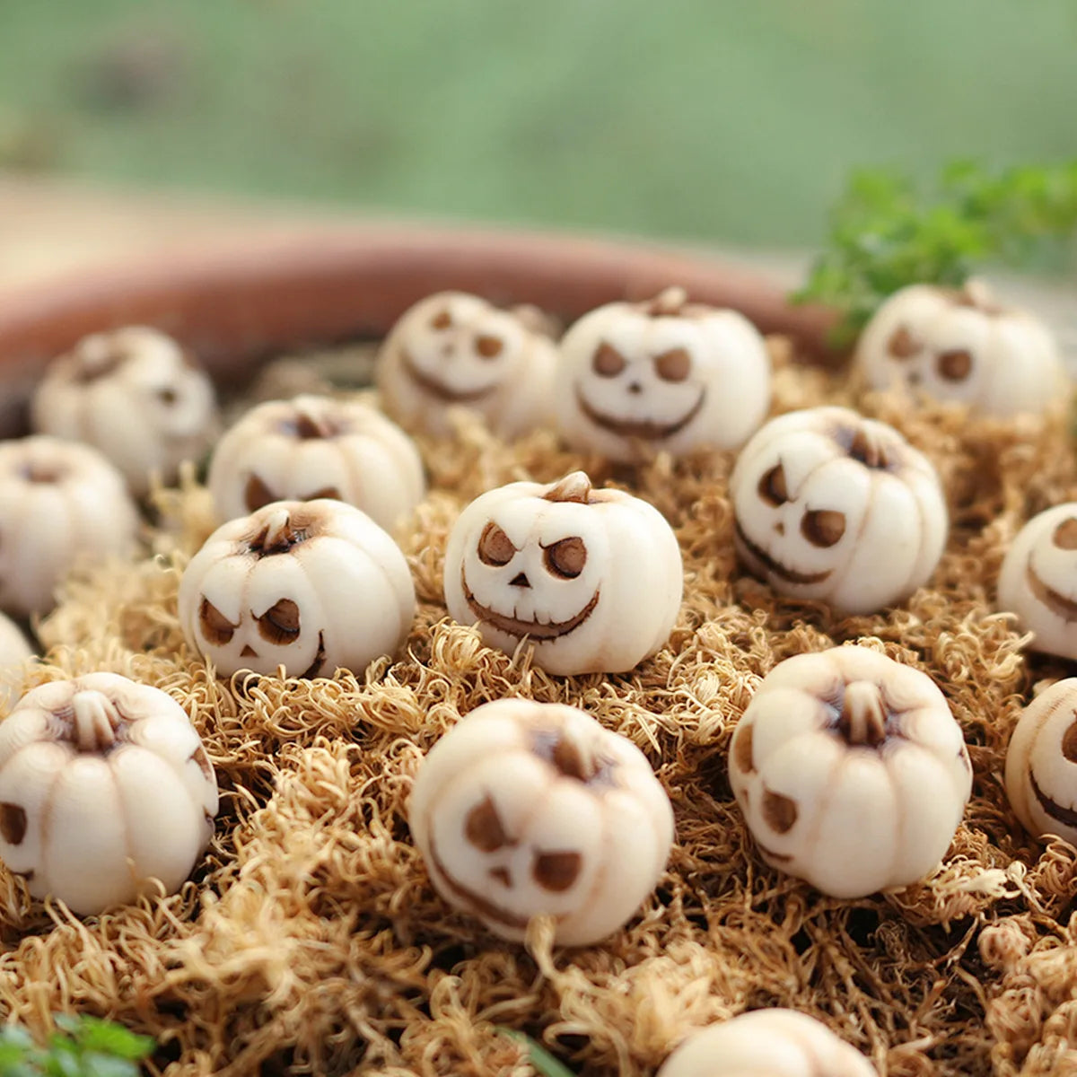 5/20 Pcs Resin Halloween Pumpkin Decorations - Reusable Creepy Mini Realistic Pumpkins Creative and Interesting Garden Ornaments